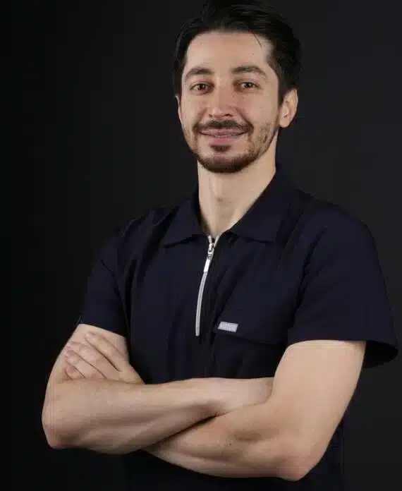 Dr. Faisal KayalıProsthodontist