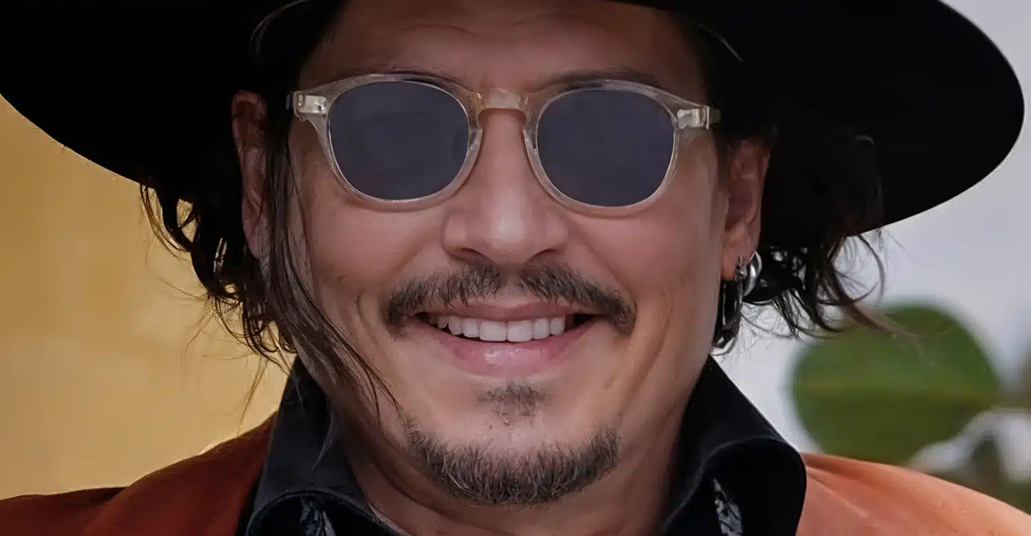 Le Sourire de Johnny Depp : Ce Que Vous Pouvez Apprendre sur les Soins Dentaires des Célébrités