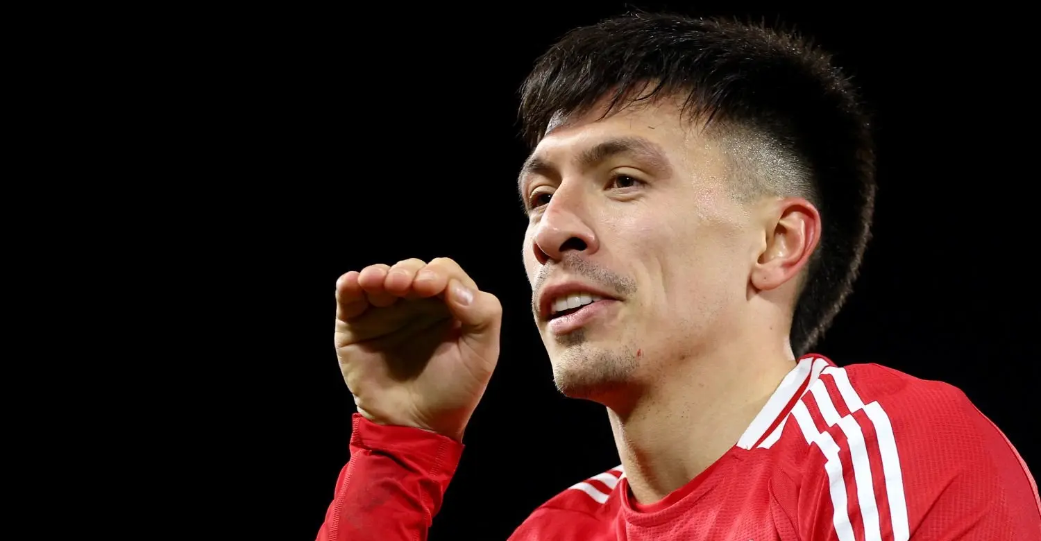 Lisandro Martínez Teeth