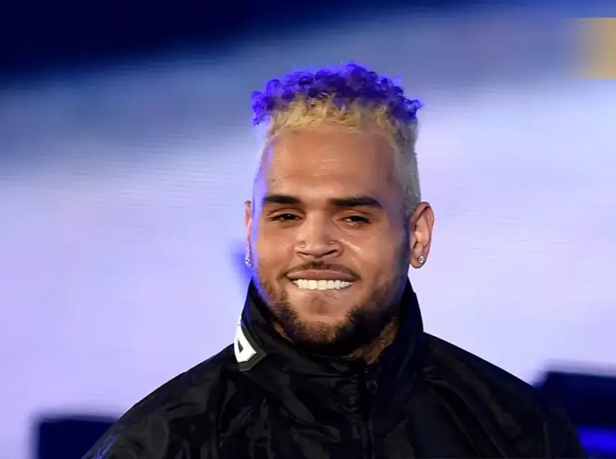 Chris Brown Original Teeth: Smile Transformation, Veneers & Hollywood Smile Explaine