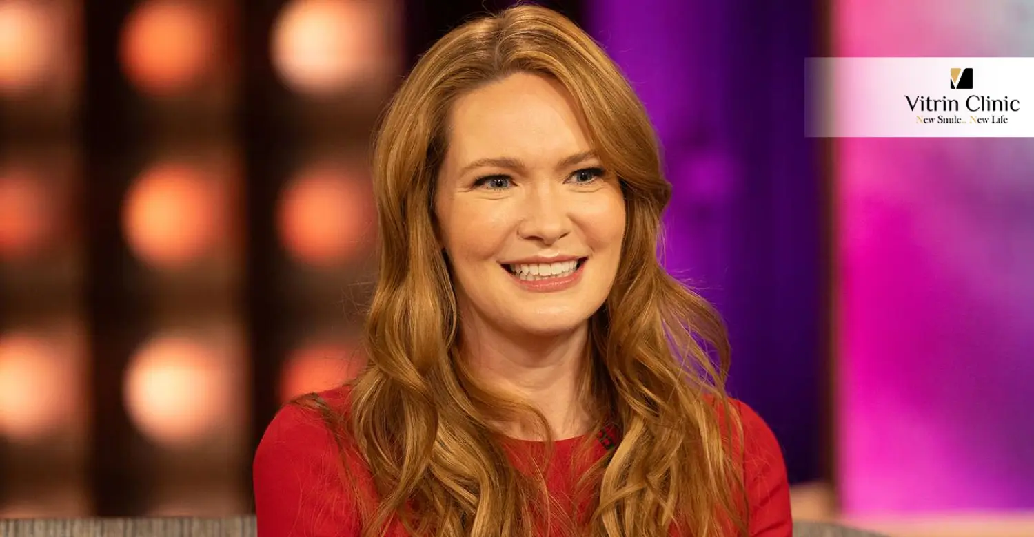 What Is Sarah J. Maas Known For?